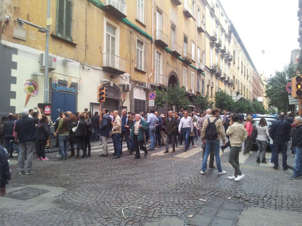 Appartamento Casa Carmen Napoli Esterno foto